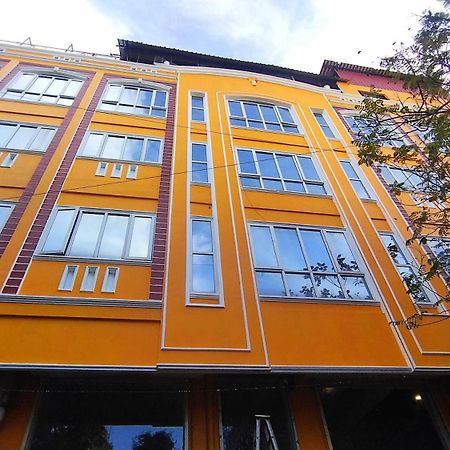Chaplin Hotel Pondicherry Esterno foto