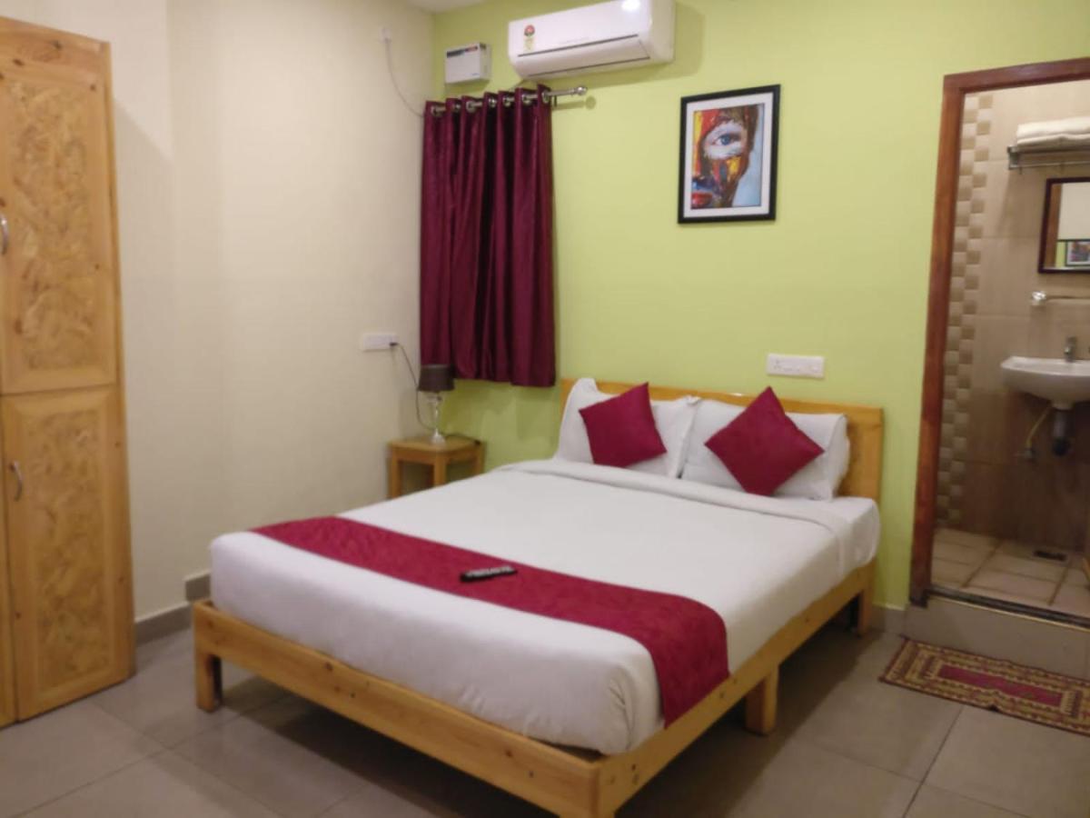Chaplin Hotel Pondicherry Esterno foto