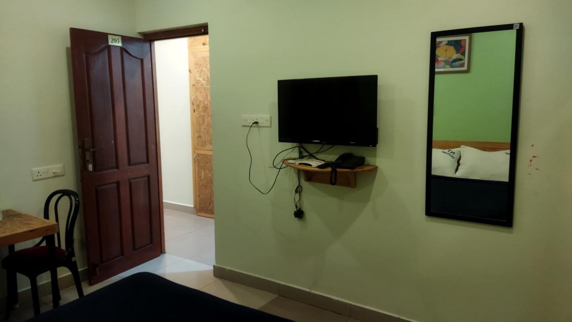 Chaplin Hotel Pondicherry Esterno foto