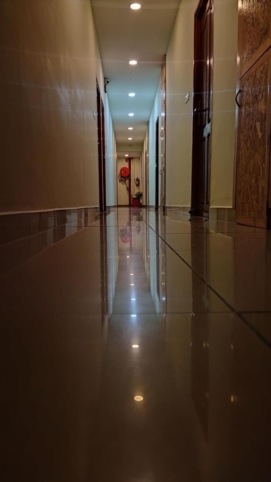 Chaplin Hotel Pondicherry Esterno foto