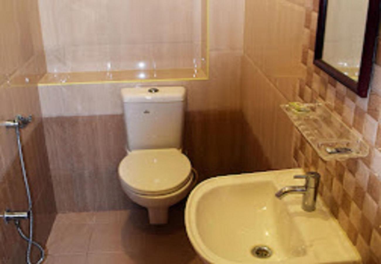 Chaplin Hotel Pondicherry Esterno foto