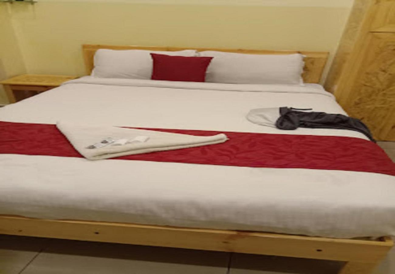 Chaplin Hotel Pondicherry Esterno foto