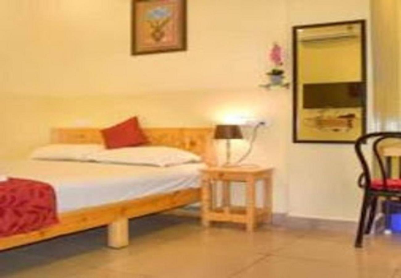 Chaplin Hotel Pondicherry Esterno foto