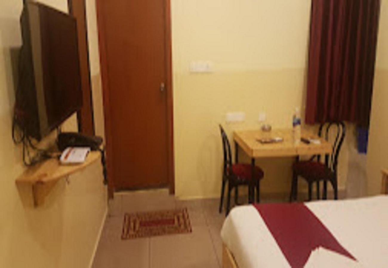 Chaplin Hotel Pondicherry Esterno foto